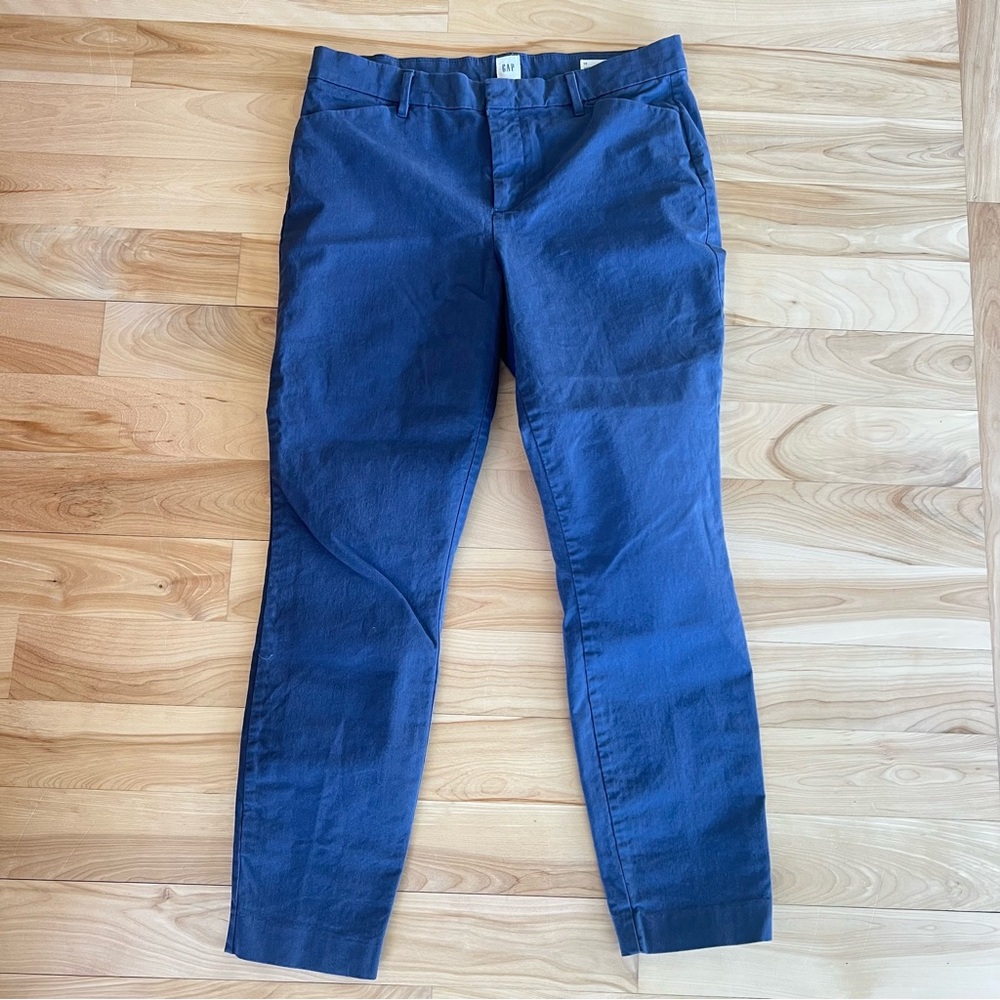 GAP Signature Skinny Ankle Khaki in Navy